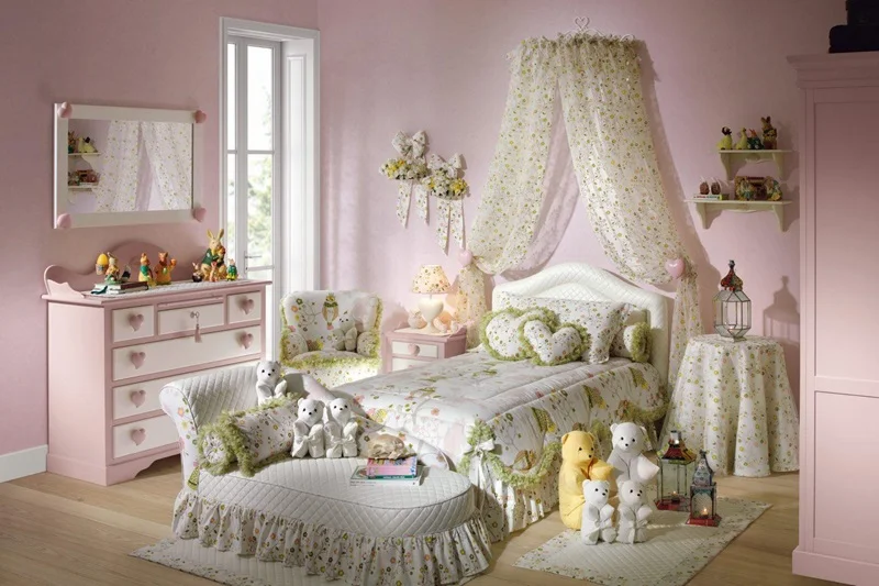 Комната для девочки в розовом и зеленом цвете